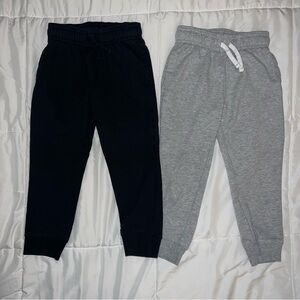 CARTER's BOYS 5T (2 pairs) Jogger
Pants Bundle